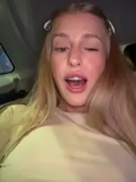 kira_mia — Stripchat stream photo (Mar 2026)