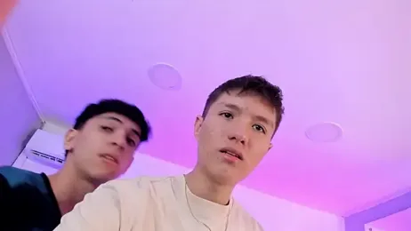 Handsomeboyss19 — stripchatでウェブカムモデルオンライン
