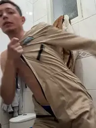 santiObrero — stripchatでウェブカムモデルオンライン