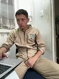 santiObrero — stripchatでウェブカムモデルオンライン