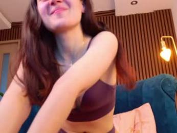 tinyblair — Chaturbate stream photo (Apr 2026)