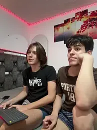 Alex_and_Fabian — stripchatでウェブカムモデルオンライン