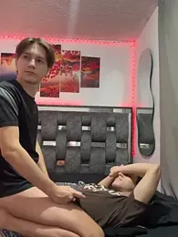 Alex_and_Fabian — stripchatでウェブカムモデルオンライン