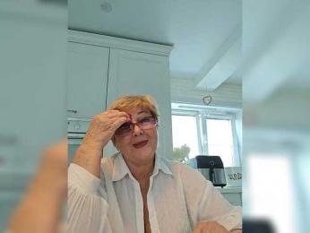 KarinkaSweet — Bongacams stream photo (Jun 2026)
