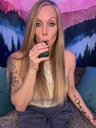 ItsDanniG — Stripchat stream photo (Mar 2026)
