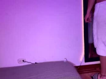 michellepetitte — Chaturbate stream photo (May 2026)