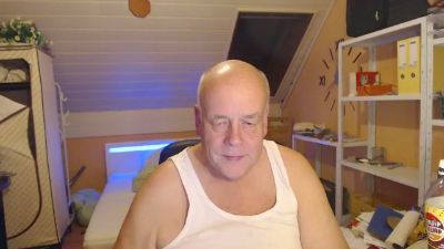 hotte1965hot — Cam4 stream photo (Nov 2025)