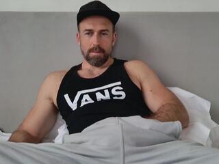 Robert Smiley — flirt4freeでウェブカムモデルオンライン