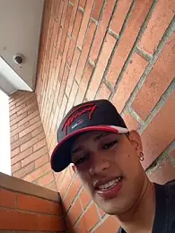 HarryGaze — stripchatでウェブカムモデルオンライン