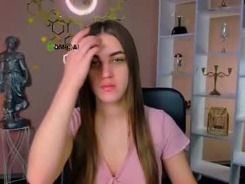 elyra_lir — Chaturbate stream photo (Jun 2026)