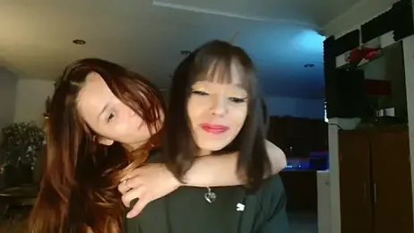 3littles — stripchatでウェブカムモデルオンライン