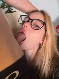 curchez_ — Stripchat stream photo (Mar 2026)