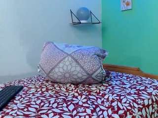 nicollbodybig21 — Camsoda stream photo (May 2026)