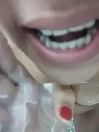 andrea_f — Stripchat stream photo (May 2025)