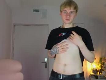 avenrey — Chaturbate stream photo (Oct 2026)