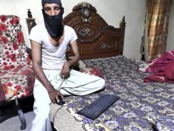 zoyakhan803 — Chaturbate stream photo (Apr 2026)