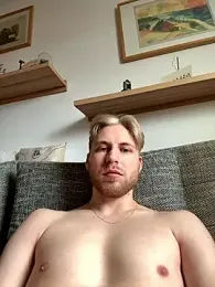Hot_Iceman69 — Stripchat stream photo (Dec 2025)