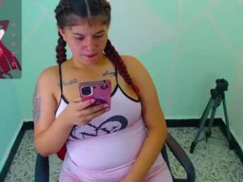 krissone_1 — Chaturbate stream photo (Apr 2025)