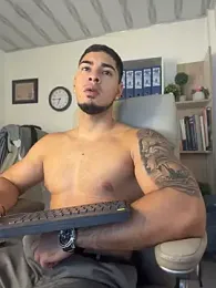 Dimitri_Colleman — stripchatでウェブカムモデルオンライン