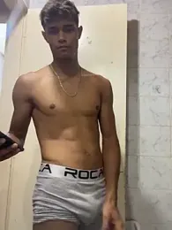 meliodas_23cm — stripchatでウェブカムモデルオンライン