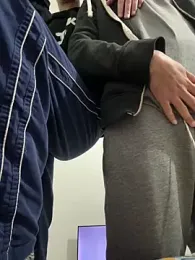 HitShelf — stripchatでウェブカムモデルオンライン