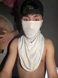 HitShelf — stripchatでウェブカムモデルオンライン