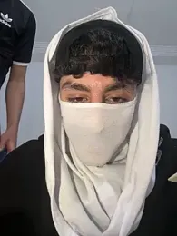 HitShelf — stripchatでウェブカムモデルオンライン