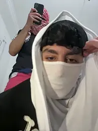 HitShelf — stripchatでウェブカムモデルオンライン