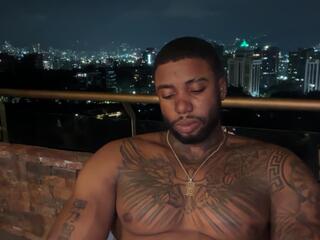 Tairon Tucke — flirt4freeでウェブカムモデルオンライン