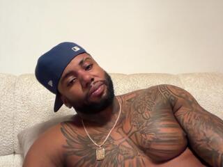 Tairon Tucke — flirt4freeでウェブカムモデルオンライン