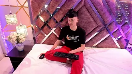 JustinVega_ — stripchatでウェブカムモデルオンライン