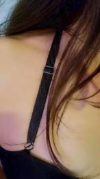 Roxannepiggy — Cam4 stream photo (Apr 2026)