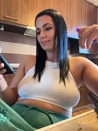 Hotmomcheckk_ — Stripchat stream photo (Jun 2026)