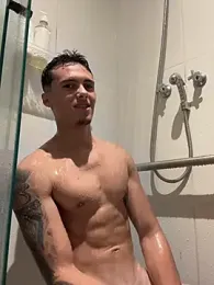 _adriielzx — stripchatでウェブカムモデルオンライン
