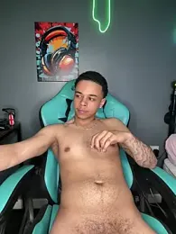 l-laross — Stripchat stream photo (Apr 2026)