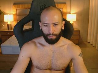 Justin Hilton — flirt4freeでウェブカムモデルオンライン
