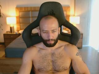 Justin Hilton — flirt4freeでウェブカムモデルオンライン