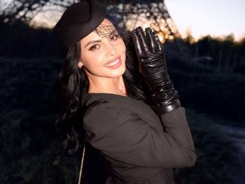 AngelinaKunis — livejasmin