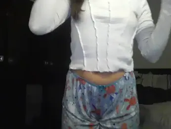 v3_nus — Stripchat stream photo (Apr 2026)