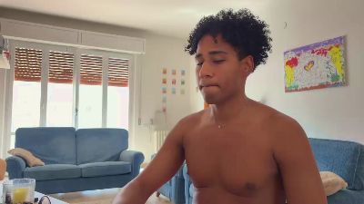 Yourvalentino — cam4でウェブカムモデルオンライン