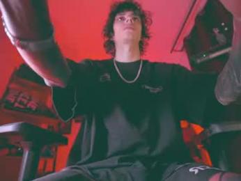 olliver___y — chaturbateでウェブカムモデルオンライン