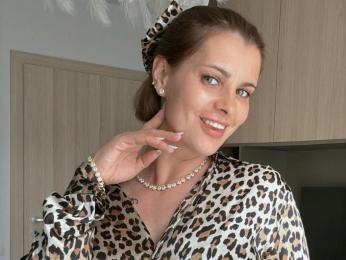 AnishaBee — livejasmin