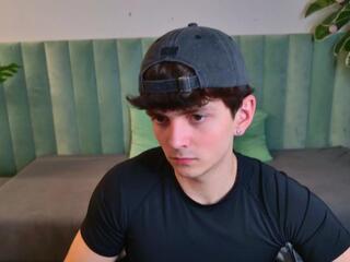 Leon Angelov — flirt4free