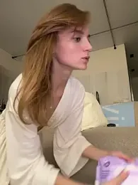 -AngelAri- — Stripchat stream photo (Apr 2026)