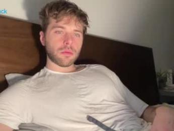 hot8pack01 — Chaturbate stream photo (Mar 2026)