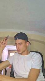robinodxxx — Cam4 stream photo (May 2026)