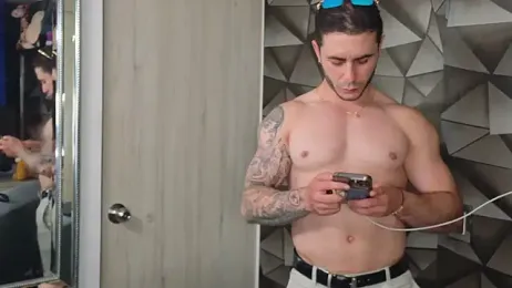 Latino_stud4u — Stripchat stream photo (Jun 2026)