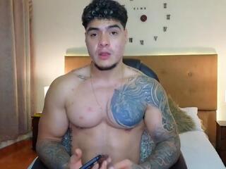 Stiven Velez — flirt4freeでウェブカムモデルオンライン