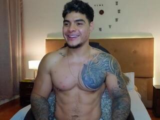 Stiven Velez — flirt4freeでウェブカムモデルオンライン