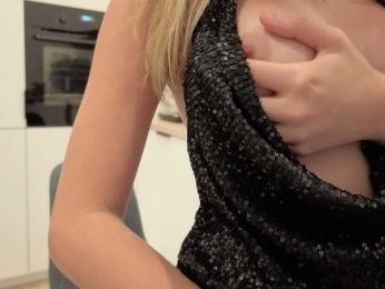 pinabellaa — Bongacams stream photo (Aug 2026)